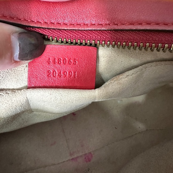 Gucci Mini GG Marmont Crossbody Bag - Picture 14 of 16